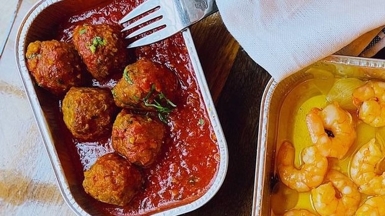 meatballs tomato sauce fork