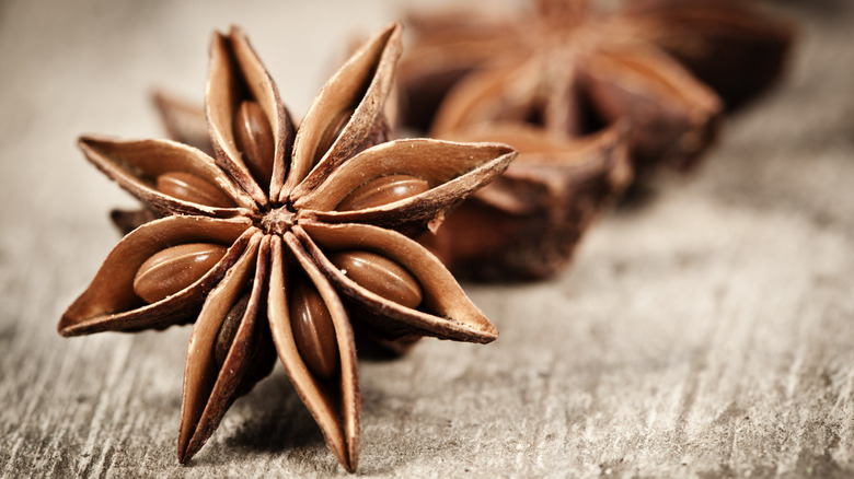 Star anise seeds