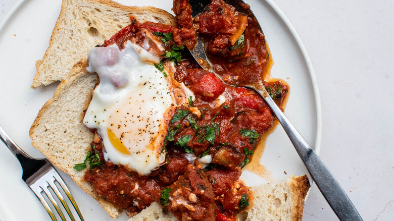 tomato egg shakshuka