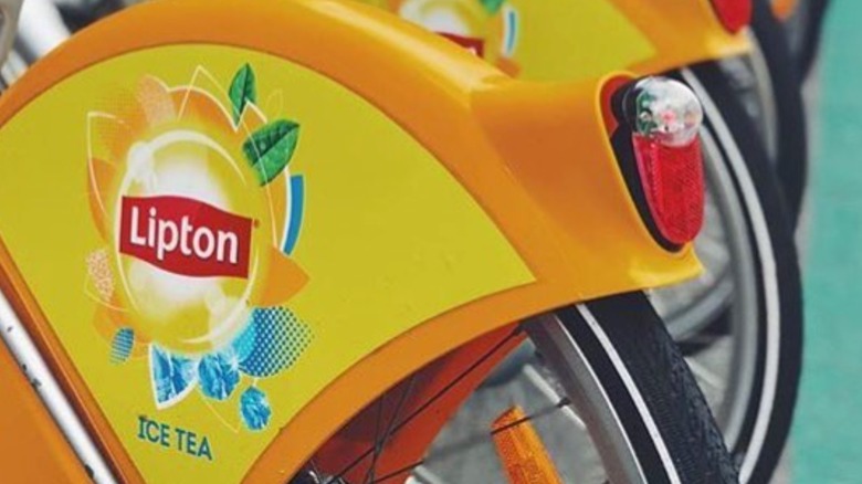 Lipton iced tea sign