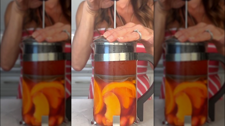 making French press sangria