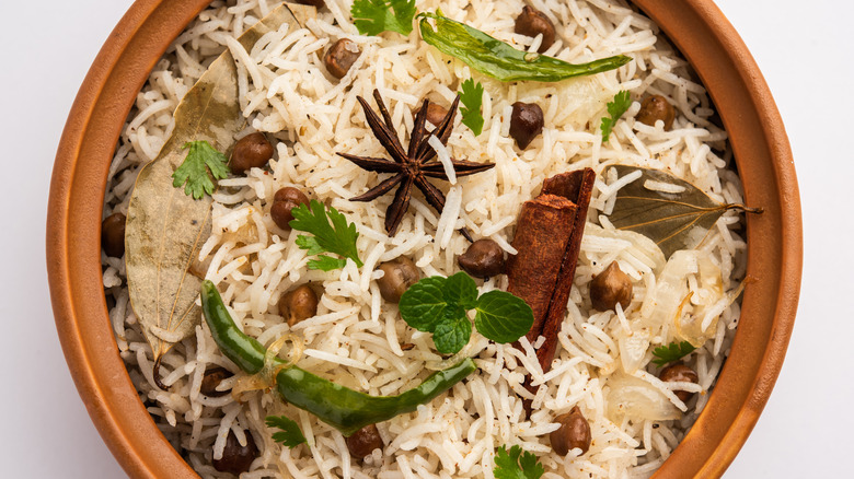 Chana pulao in clay pot