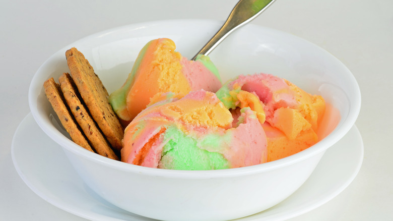 Sherbert in a bowl