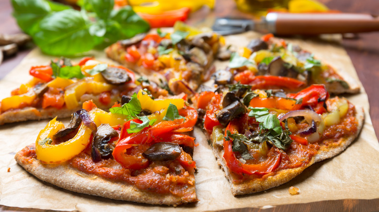 Thin crust vegetable pizza