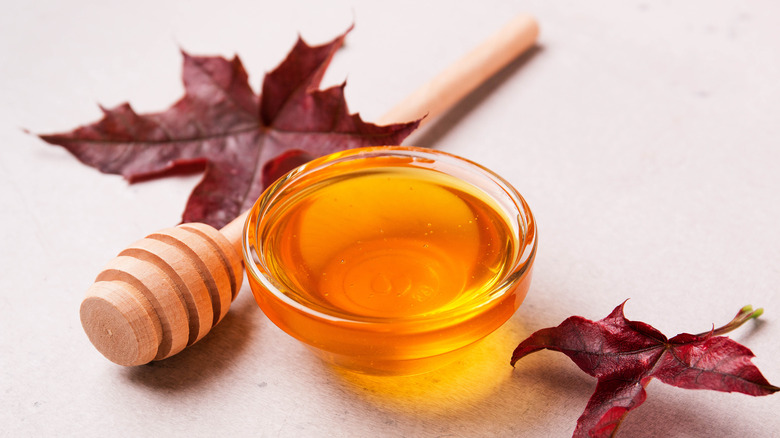 maple syrup in bowl