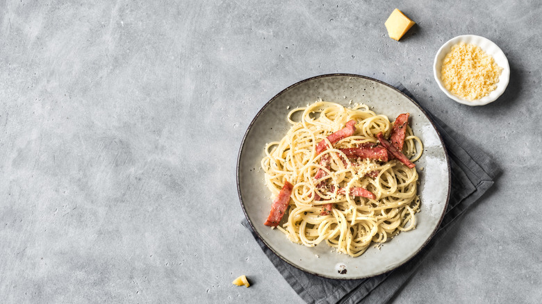 Spaghetti carbonara on plate