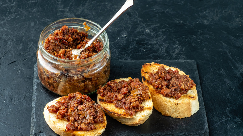 Bacon jam with baguette