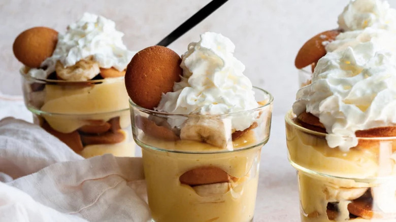 Banana pudding in glass containers