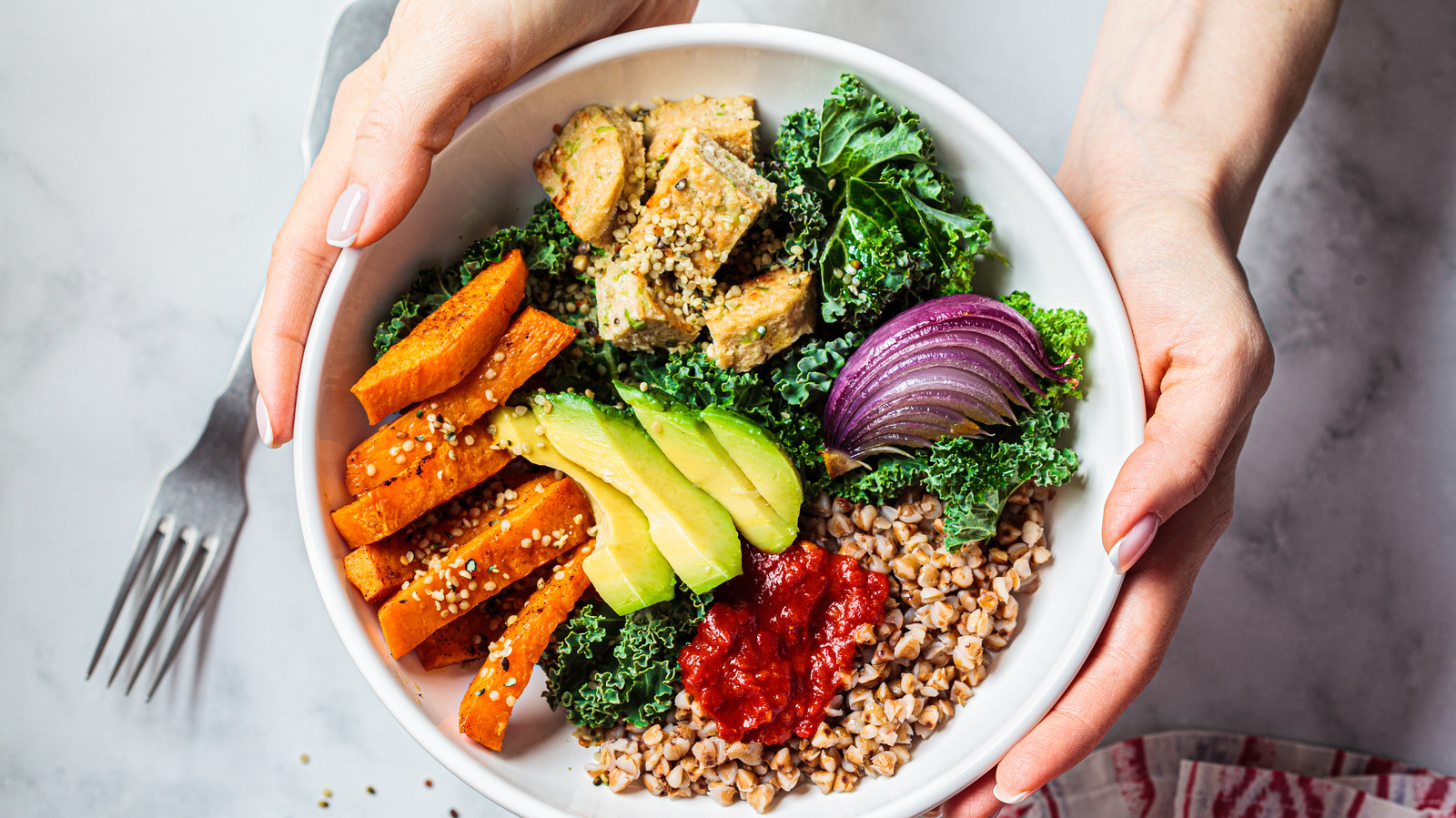 https://www.tastingtable.com/img/gallery/20-vegan-ingredients-you-need-to-spruce-up-your-grain-bowls/l-intro-1684165813.jpg