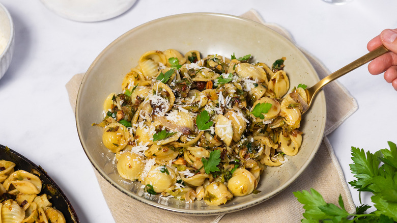 Brown butter pasta in bowl 