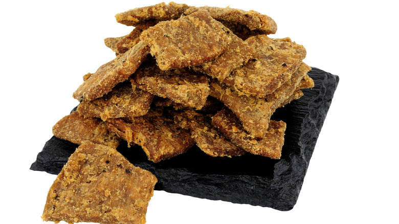 Vegan jerky crisps