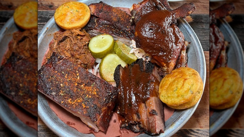 Virgil's BBQ platter