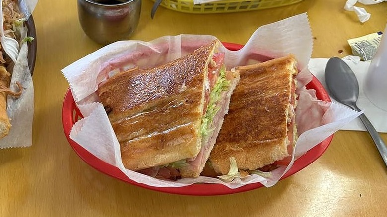 Cuban sandwich in basket