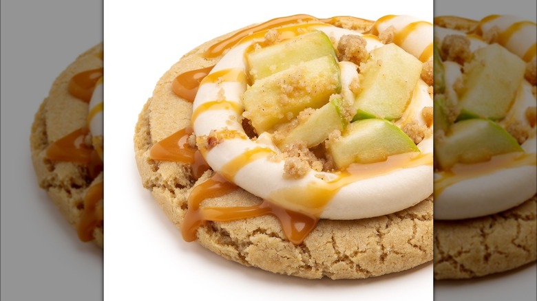 Crumbl caramel apple cookie