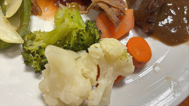 Golden Corral steamed vegetables on white plate