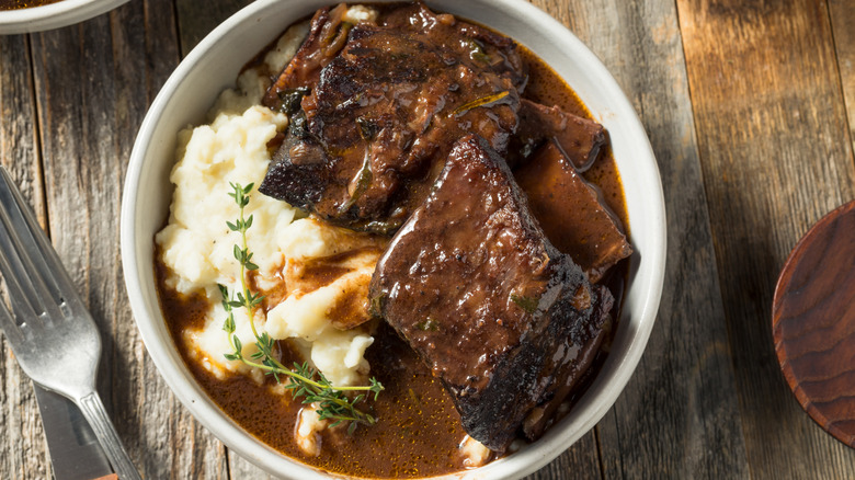 Beef short ribs with potatoes