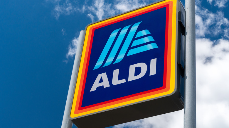 Aldi sign