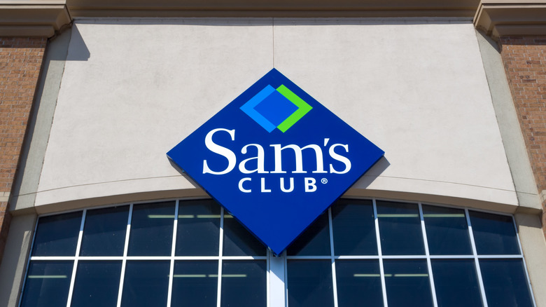 Sam's Club building