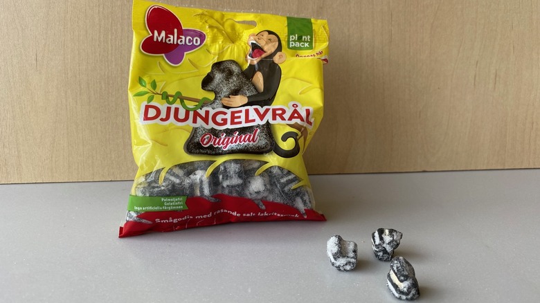 Djungelvral bag with sweets