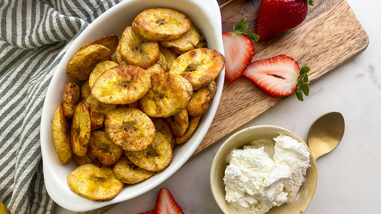 cinnamon plantains with dip