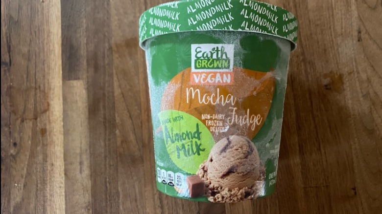 Mocha fudge ice cream