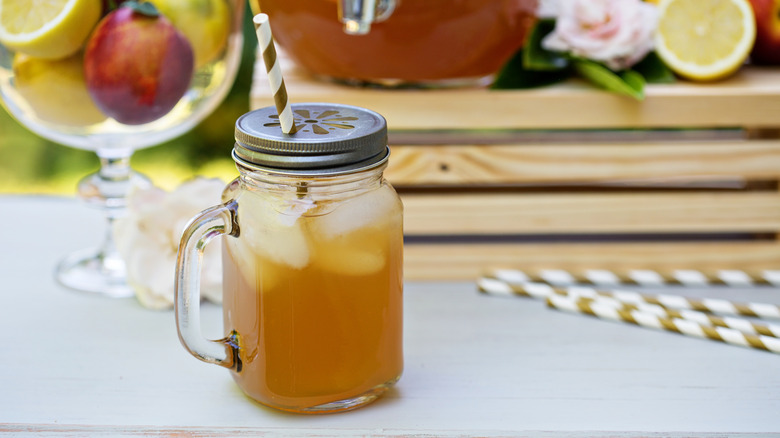 sun tea in mason jar