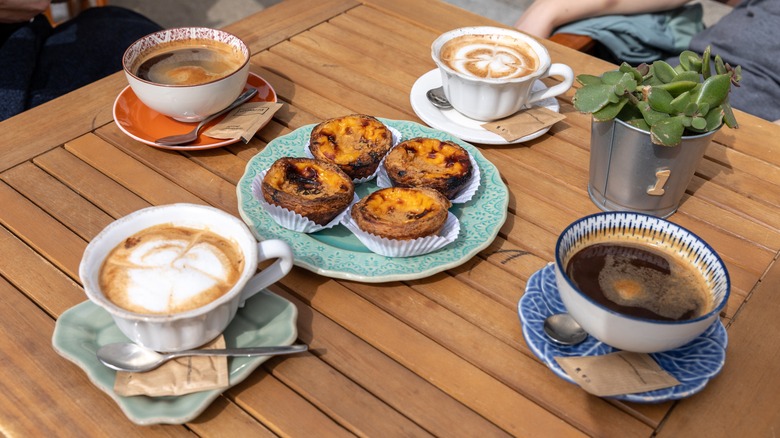 pasteis de nata with coffees