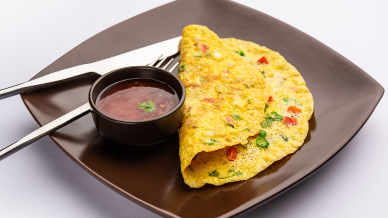 Indian masala omelet with sauce