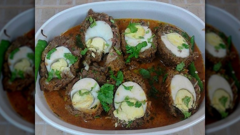 nargisi kofta egg curry dish