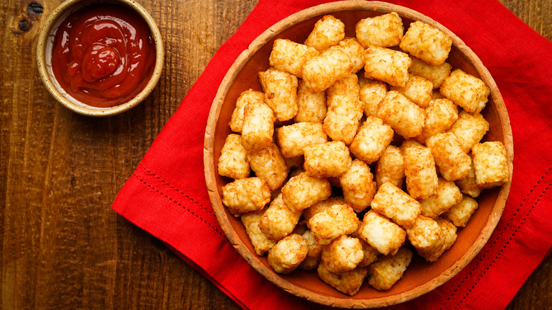 Tater tots with ketchup