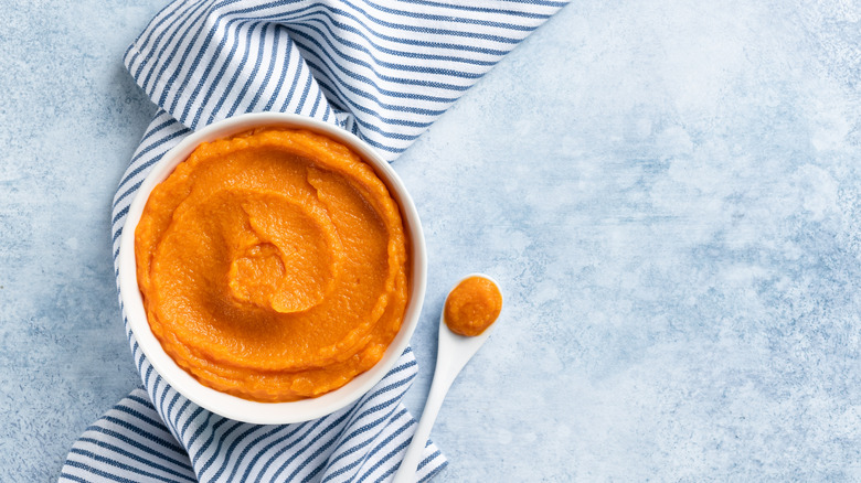 Pumpkin puree in bowl