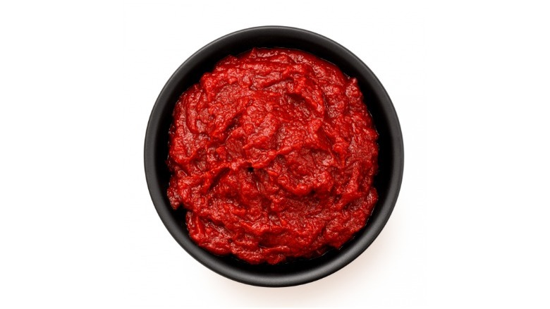 Tomato paste in bowl