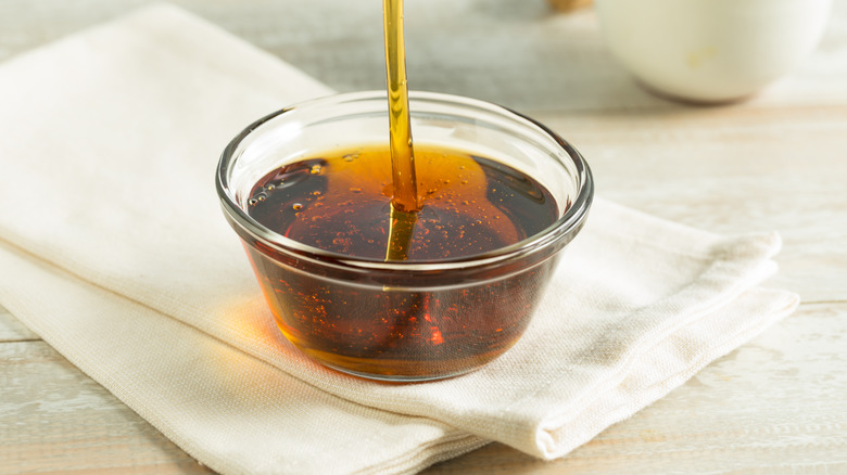 Agave syrup poured in bowl