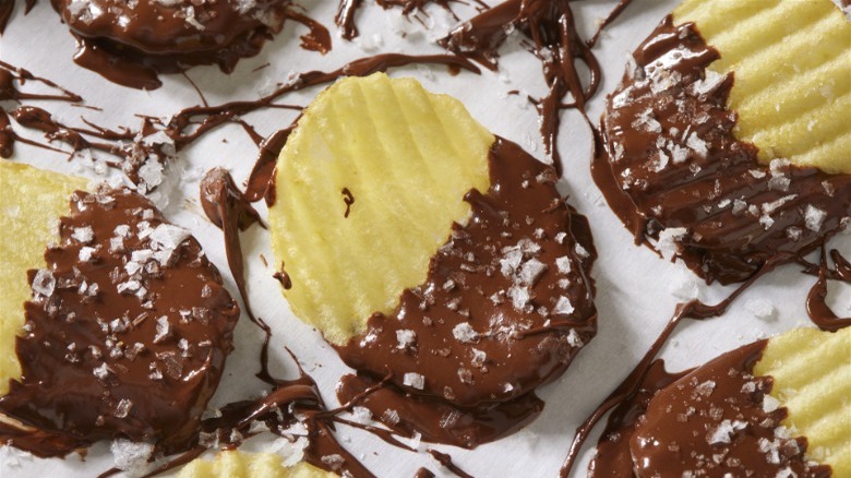 Chocolate-dipped ruffle chips