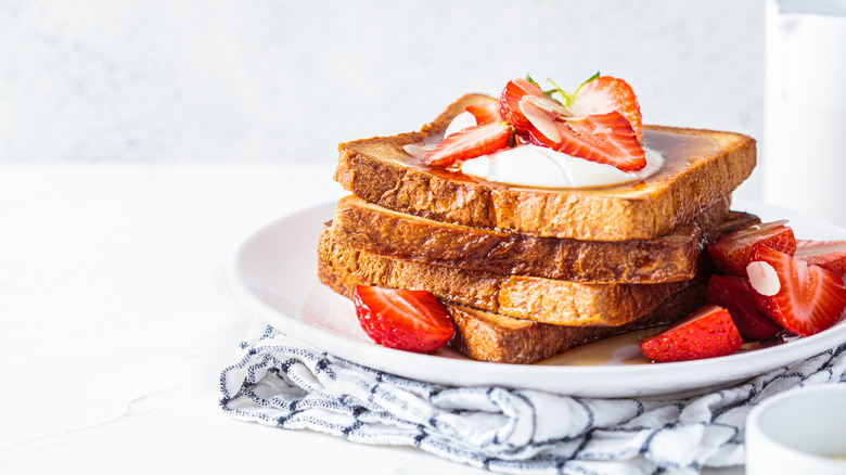 French toast with cream and strawberries