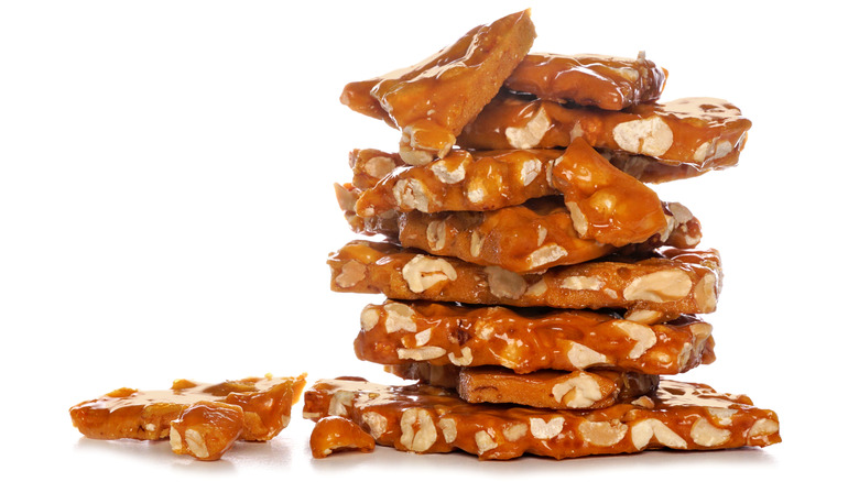 Peanut brittle candy