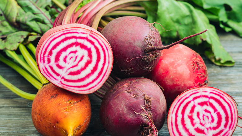 red and white ring beets