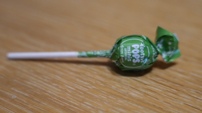 Green Apple Tootsie Pop 