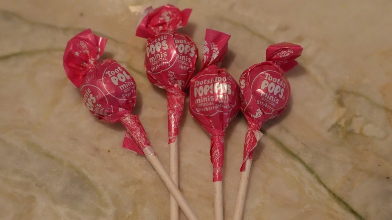 Strawberry Tootsie Pops