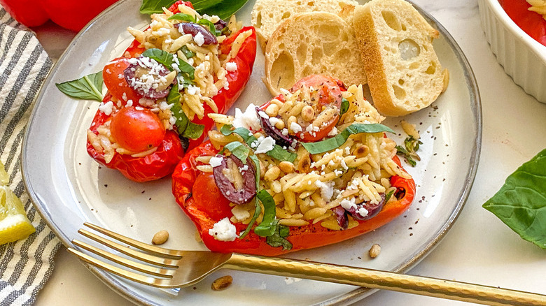 Peppers stuffed with orzo