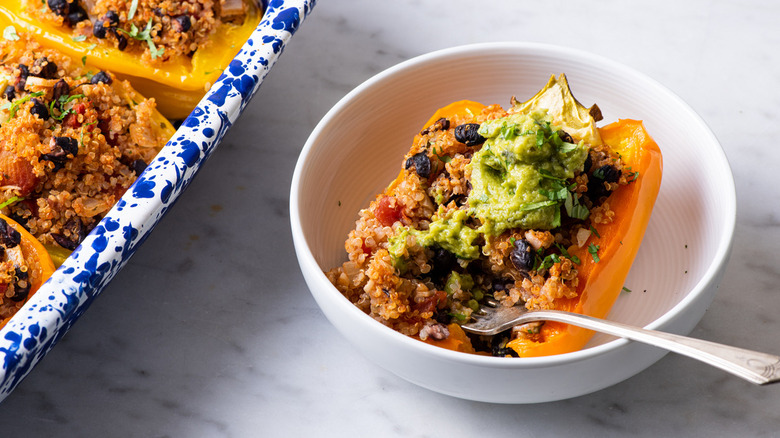 Peppers with quinoa and guacamole