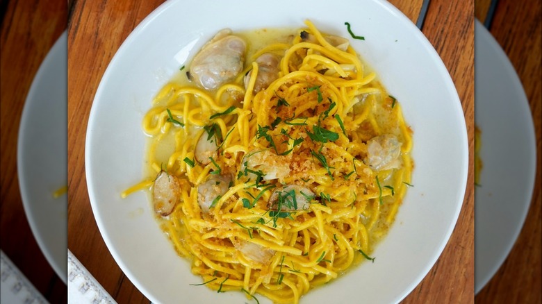 spaghetti with clams