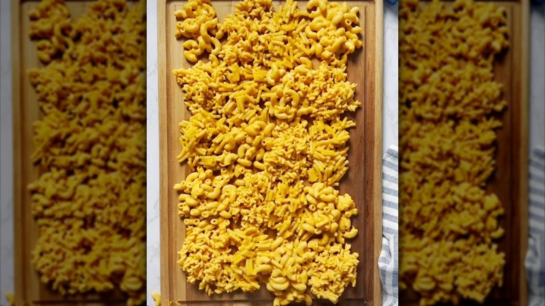 TikTok mac and cheese board