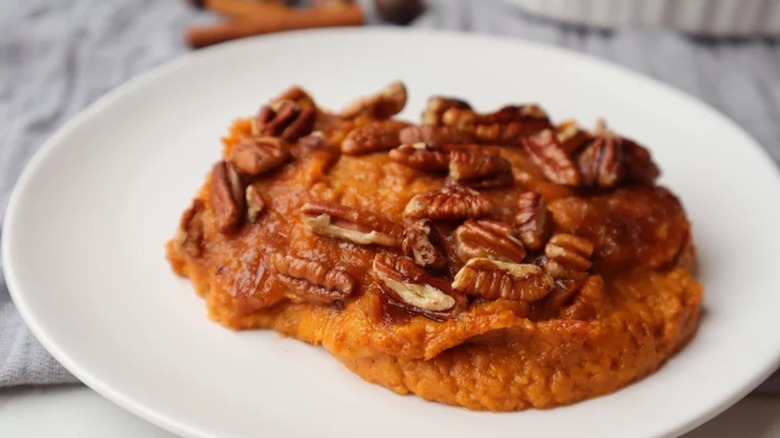 Mashed yam with pecans