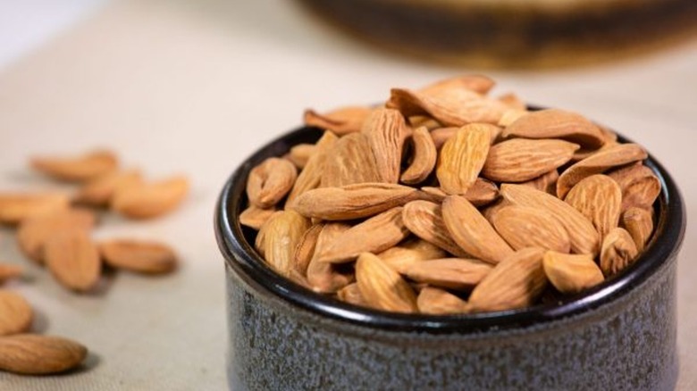 Irani Mamra almonds