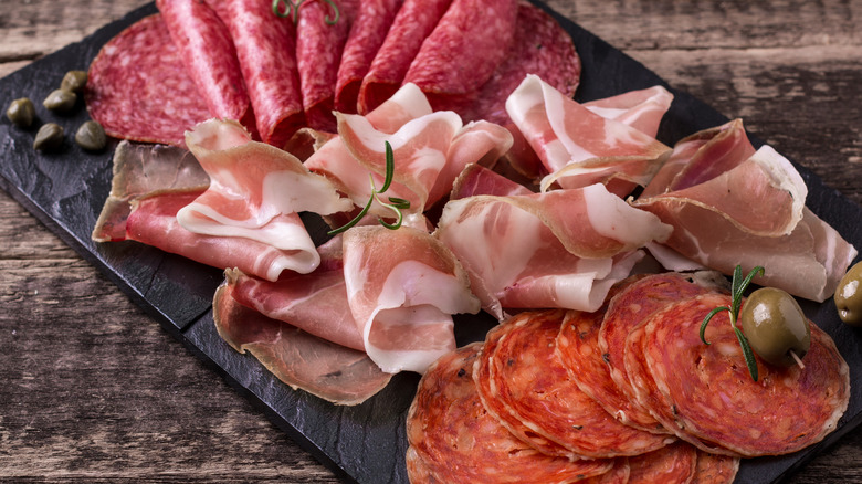 Sliced cured meats