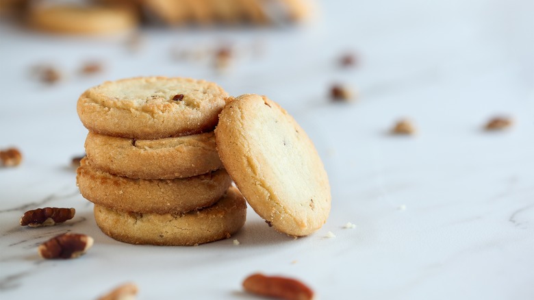 Pecan sandies cookies on table