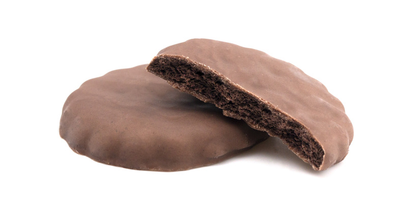 Thin Mint cookie sliced