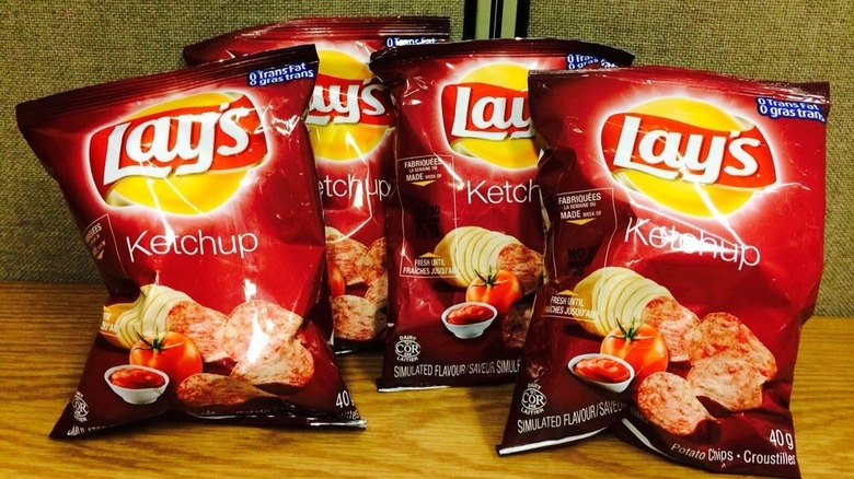 Lay's ketchup chip packets