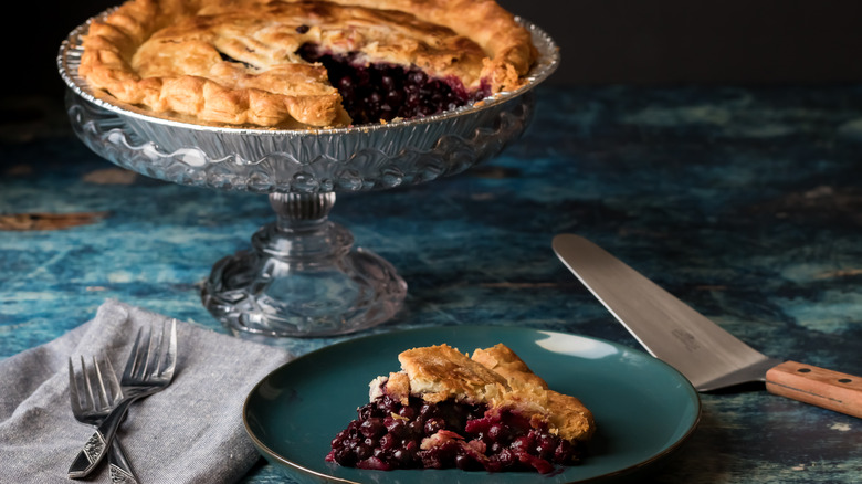 berry pie with slice 